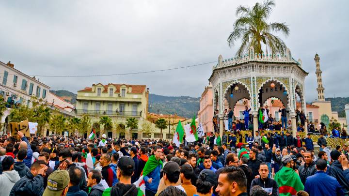 Demonstranten bei Proteste in Algerien Proteste in Algerien