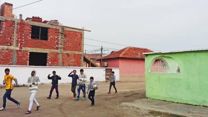 Youth near the Ebu Bekir mosque in Pazardjik.