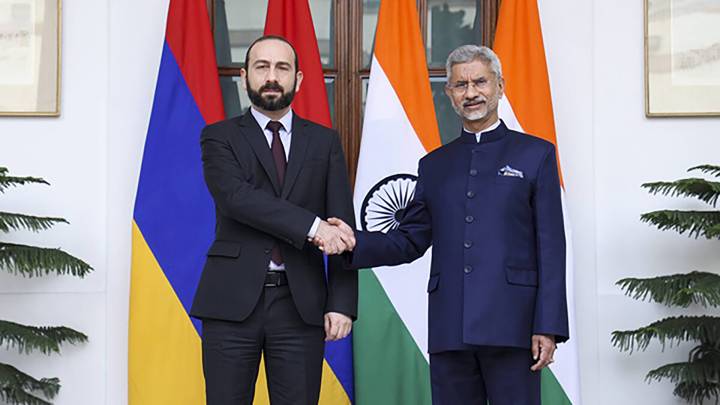 Indien, Pakistan, Armenien und Aserbaidschan