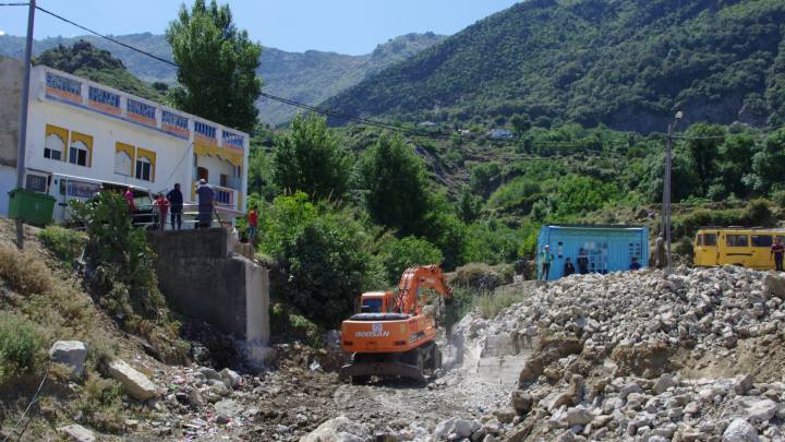 موقع بناء جسر موقع بناء جسر