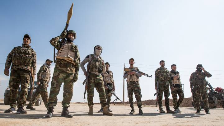 مجموعة من مقاتلي الحشد الشعبي