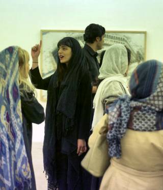 صور الحضور في المعرض