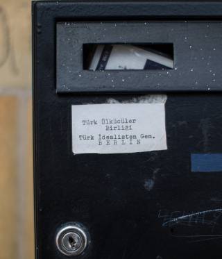 Graue Wölfe in Deutschland und der Türkei