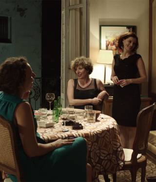 Interview mit Regisseurin Sofia Djama über Kino und die Proteste in Algerien Interview mit Regisseurin Sofia Djama über Kino und die Proteste in Algerien