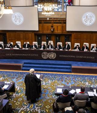 Interview mit Völkerrechtsanwalt Patrick Kroker