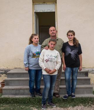 Hayk Khatchataryan and his daughters