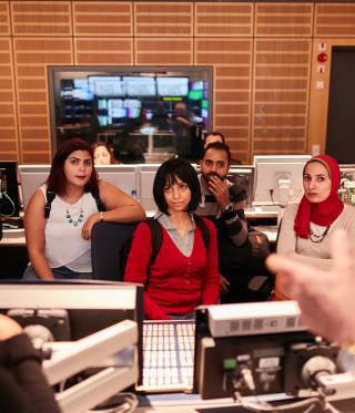 Medienschule Bildunterschrift: Der Besuch in Berlin bot einen Einblick in unterschiedliche Modelle von Medienbesitz und -management – und den unterschiedlichen Stand der Pressefreiheit in Deutschland und Ägypten.